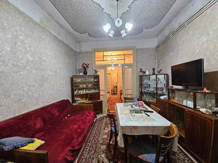 Vând apartament cu 2 camere str Mircea - 12