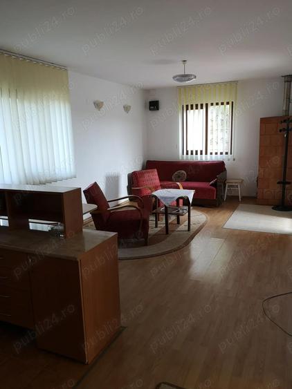 Vand casa vacanta lemn la Otvesti - 4