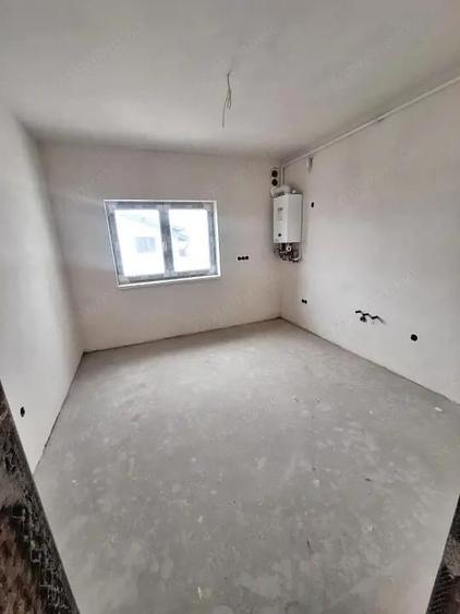 De vanzare in Selimbar apartament 2 camere etaj 1 - 4