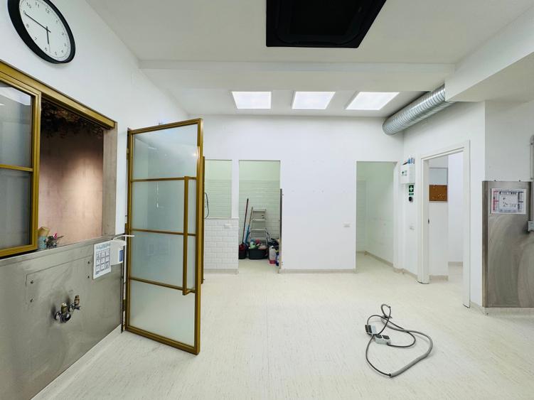 Spațiu comercial / Laborator cu hota + terasă + parcare / Oportunitate - 11