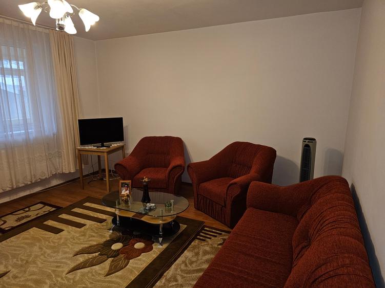 Chitila Sector 1-Bacului-P+1+M-5 camere, 2 bucatarii, 2 bai,2 centrale,400000€ - 2