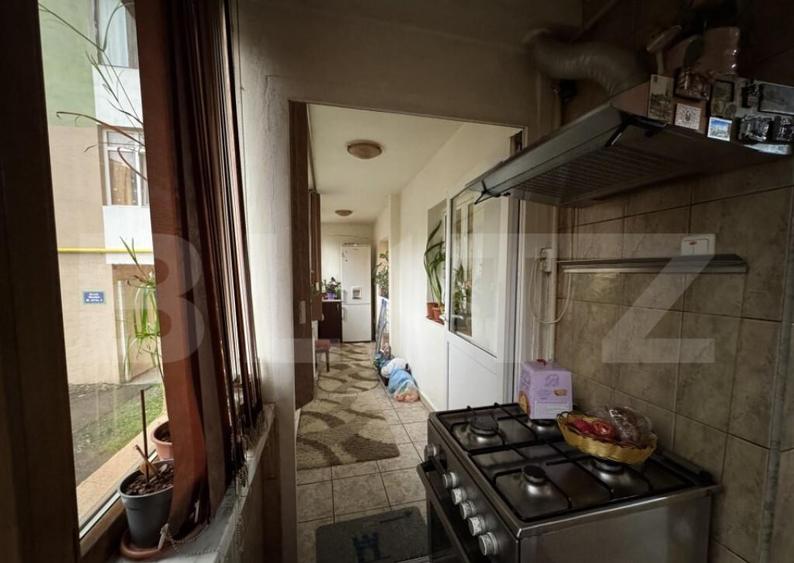 Apartament 4 camere, 80 mp, decomandat, zona 23 August - 5