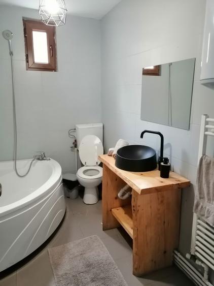 Inchiriez casa in Floresti - 2