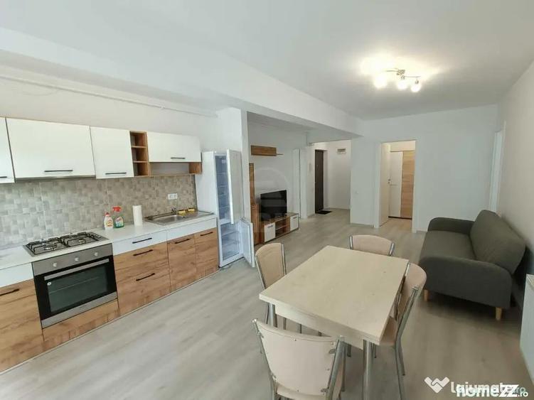 Apartament cu 3 camere semidecomandat, mobilat în Florești