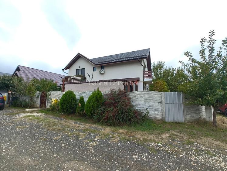 Duplex partial mobilat - 3 camere - 200 mp teren Duplex partial mobilat - 3 camere - 200 mp teren
