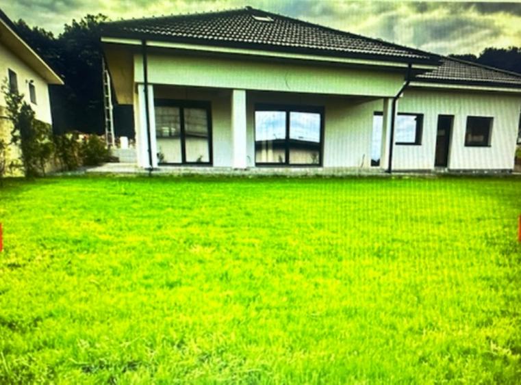 APA SARATA casa deosebita 300mp cu 2 garaje si 8ari teren! - 6