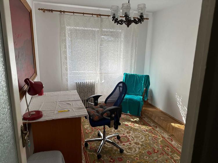 Apartament 4 Camere Decomandat Etaj 1 Resita - 3