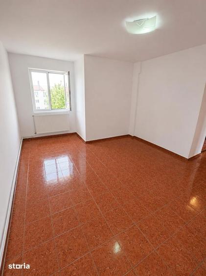 Apartament Spa?ios|4 Camere|Etaj Superior|Acoperi? Nou in Bragadiru - 8