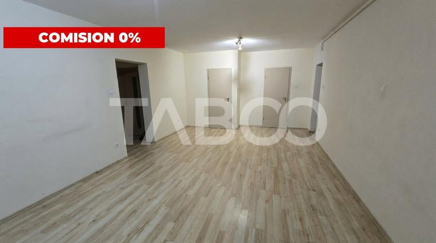 COMISION 0 - Apartament de vanzare cu 4 camere balcon parcare Lupeni - 1