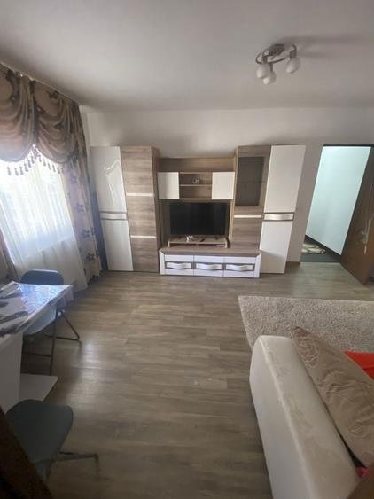 Inchiriez apartament 2 camere - 7