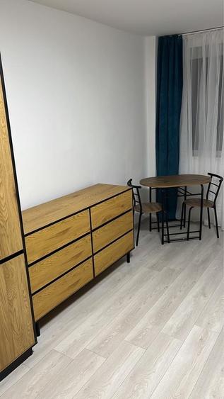 Garsonieră decomandată în Calea București