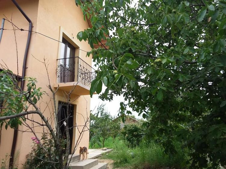 Casa cu teren generos 45 ari construc?ie 2016 zona lini?tita - 2
