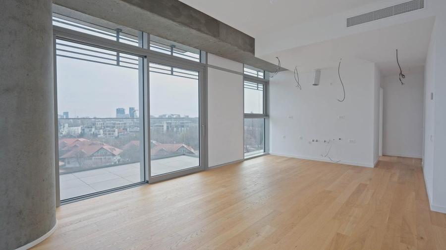 Apartament cu 3 camere decomandat în Floreasca