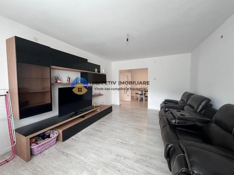 Apartament de inchiriat - 4 camere/ zona Scoala Nr.2 Apartament de inchiriat - 4 camere/ zona Scoala Nr.2