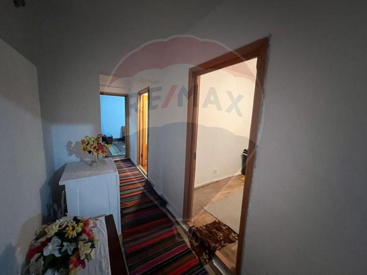 Apartament cu 4 camere de vanzare in zona Sud-Est - 8