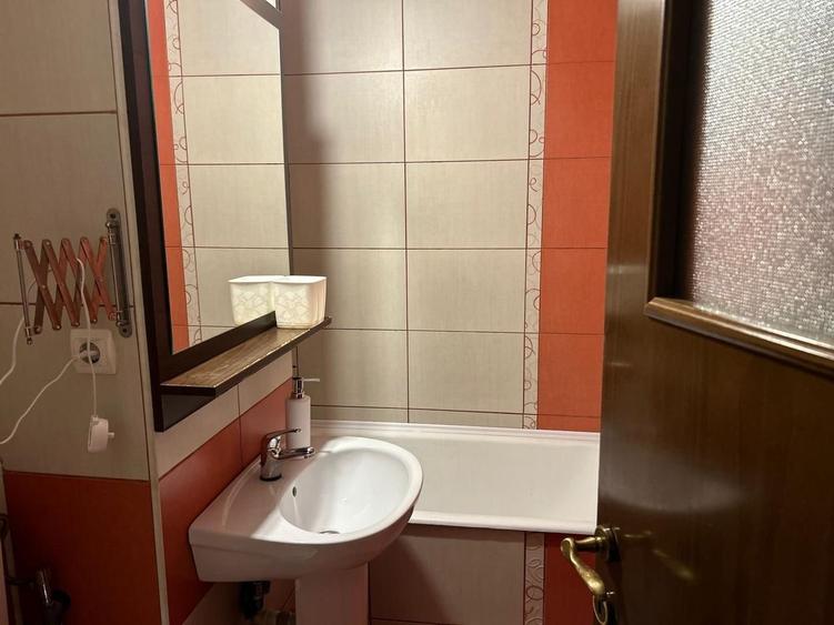 Apartament cu 3 camere în zona, mobilat si utilat -  Piata Centrala - 11