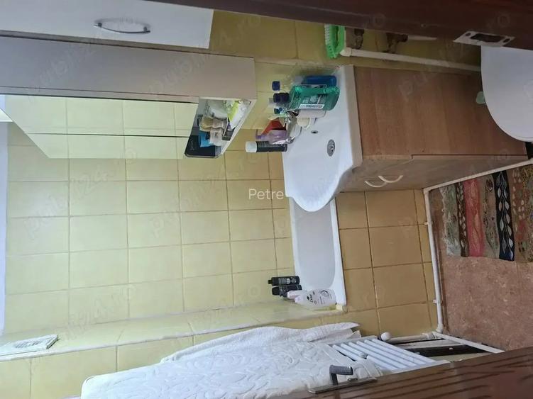 Vand apartament 3 camere cofort 2 zona micro 14