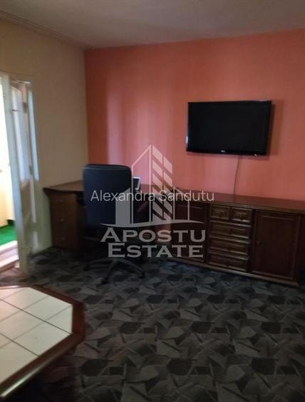 Apartament cu 4 camere , centrala proprie, zona Soarelui
