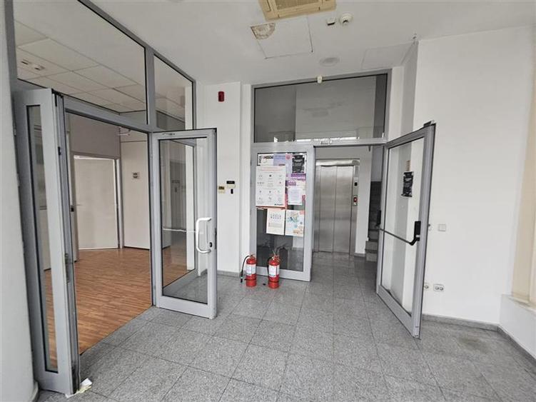 Inchiriere spatii birouri - Domenii de la 166 mp - 7