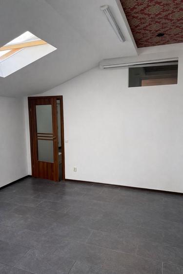 Inchiriez spatiu birou cladirea Milano - 1