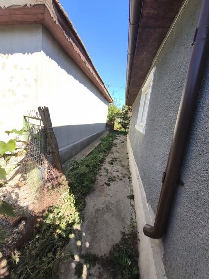 Casă Tradițională cu Teren Generos în Valu lui Traian - 7