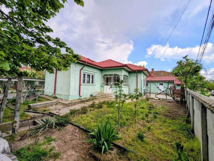 Casa 3 camere + Anexa, curte 300 mp - 1