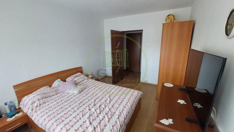 Apartament cu 3 camere decomandat, mobilat în Brazda lui Novac
