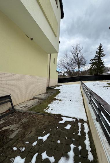 Casă individuală cu 6 camere cu Garaj în Predeal
