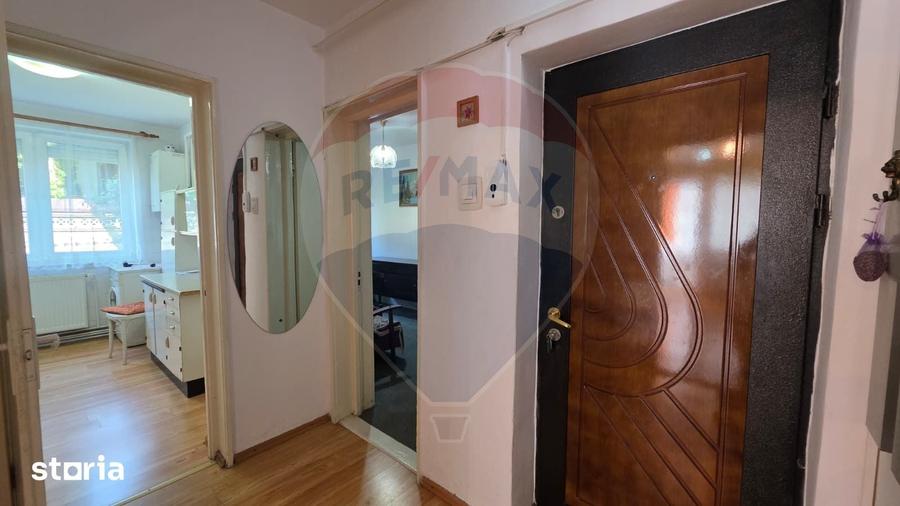 Apartament cu 3 camere decomandat în Central