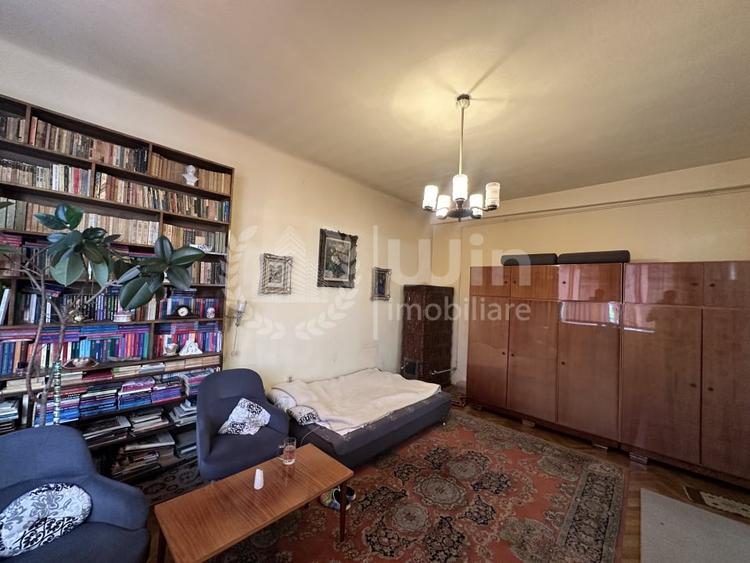 Apartament cu 3 camere semidecomandat, mobilat în Central