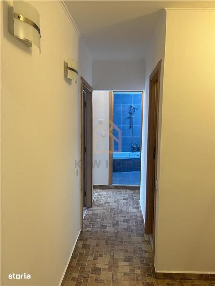 Apartament cu 3 camere decomandat în Tei