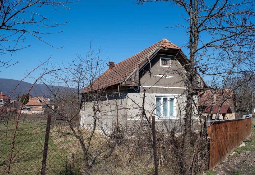 Casă cu 3 camere în Moldovenești