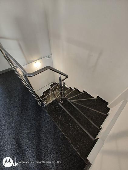 Apartament cu 6 camere în Vitan