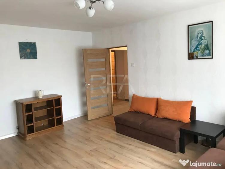 Apartament cu 3 camere decomandat în Sebastian