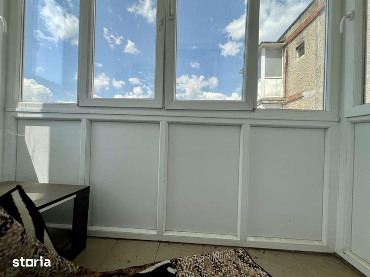 Apartament cu 3 camere semidecomandat în Odobescu
