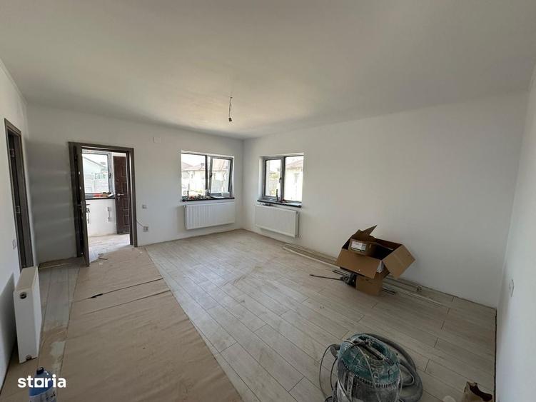 Casă cu 3 camere cu Teren 300 Mp în Clinceni