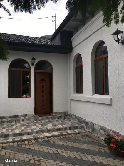 Casă cu 3 camere cu Teren 200 Mp în Central