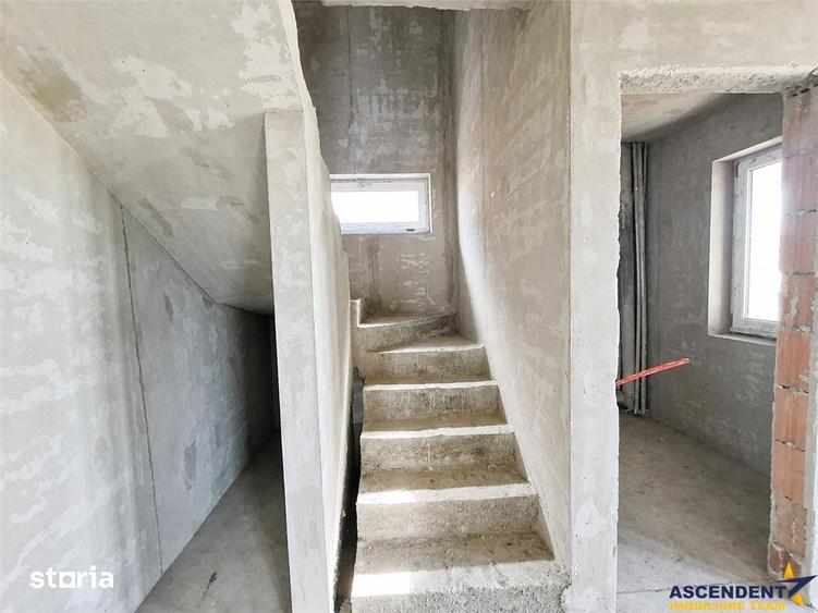 Casă cu 4 camere cu Teren 500 Mp în Sânpetru