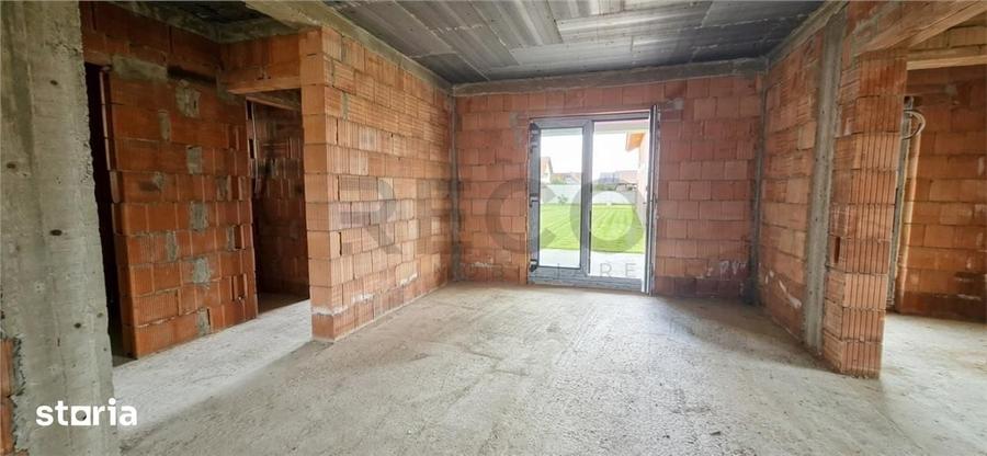 Casă cu 4 camere cu Teren 502 Mp în Sânmartin