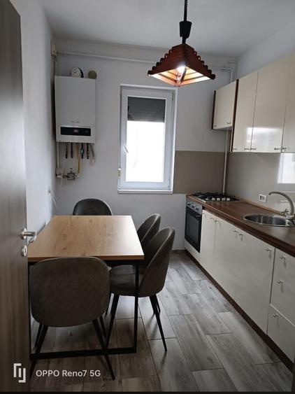 Apartament cu 2 camere semidecomandat în Giroc