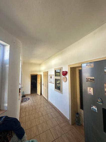 Casă cu 3 camere în Central