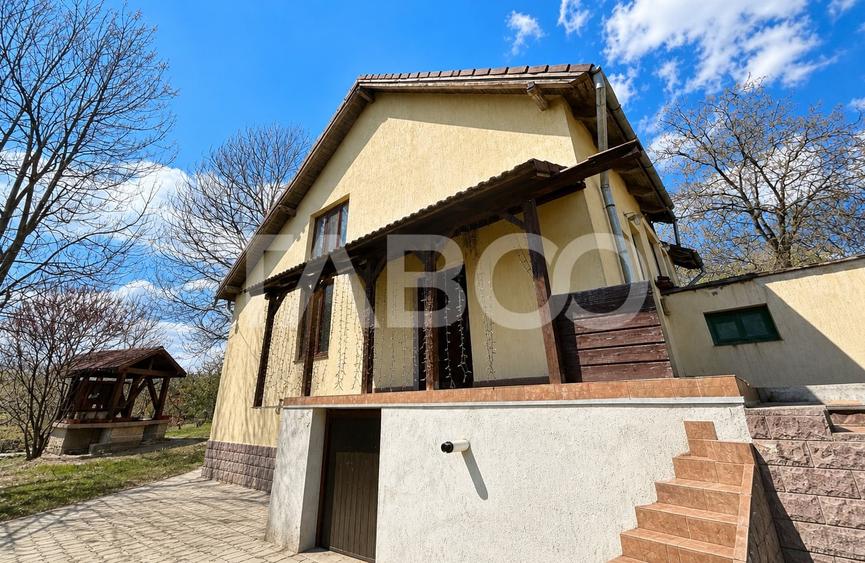 Casă individuală cu 4 camere cu Canalizare în Grigorescu