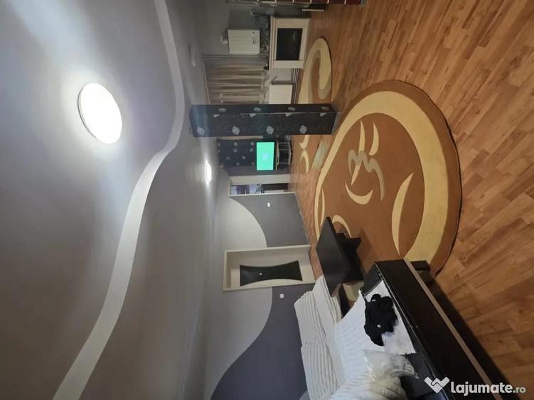Casă cu 5 camere în Exterior Vest
