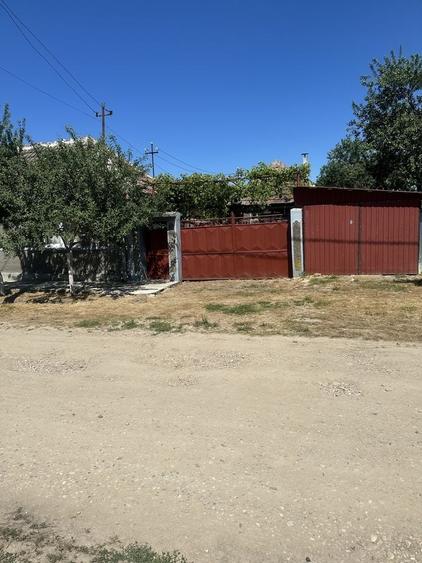 Casă cu 4 camere în Tăut