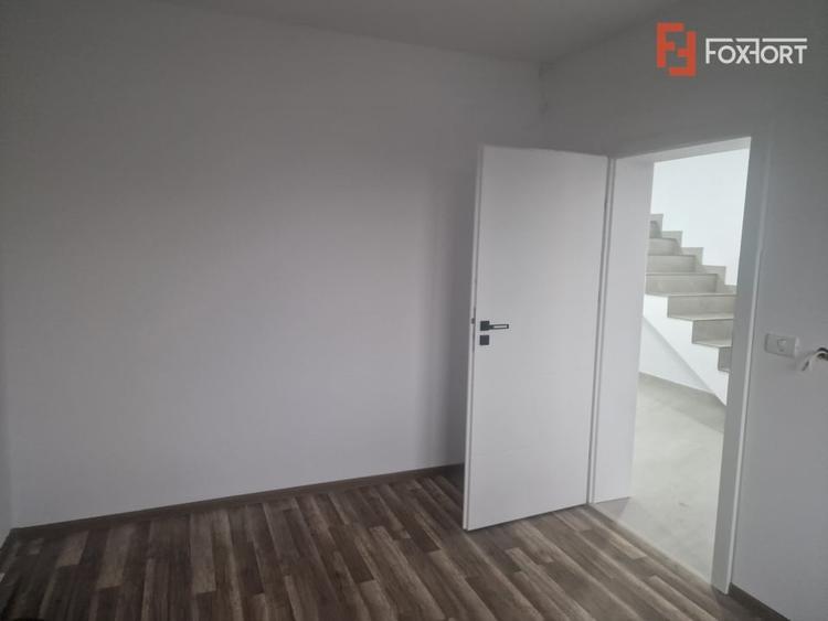 Duplex cu 4 camere cu Canalizare în Moșnița Veche