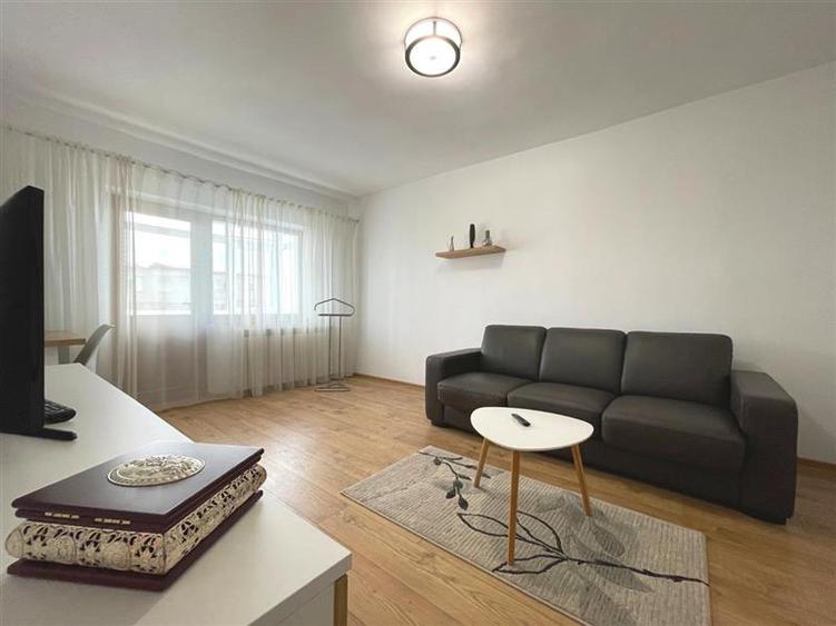 Apartament cu 2 camere decomandat, mobilat în E3