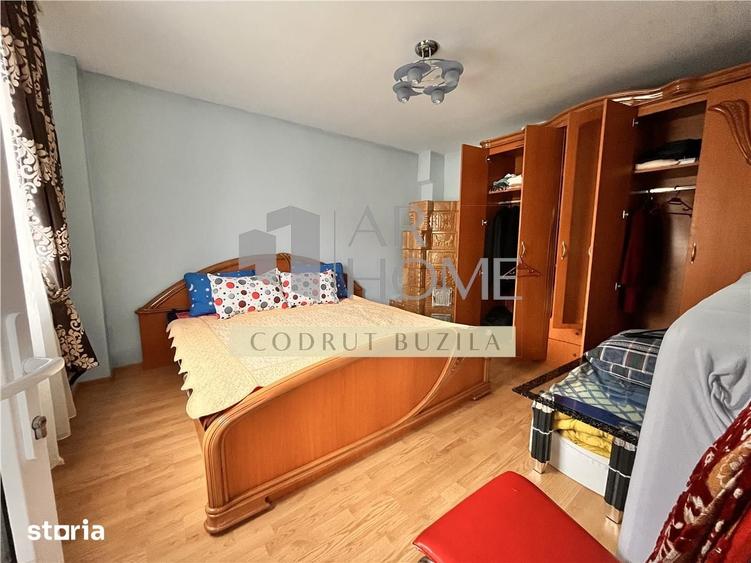 Casă cu 5 camere decomandat cu Teren 287 Mp în Târgșoru Vechi