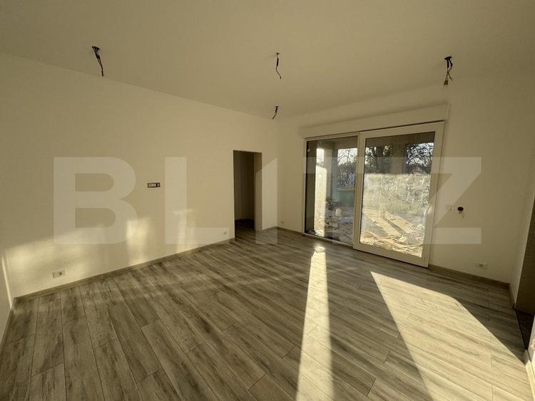 Casă individuală cu 6 camere cu Canalizare în Exterior Est
