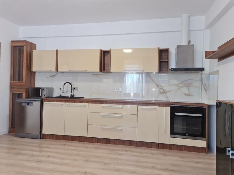Apartament cu 2 camere semidecomandat în Chinteni
