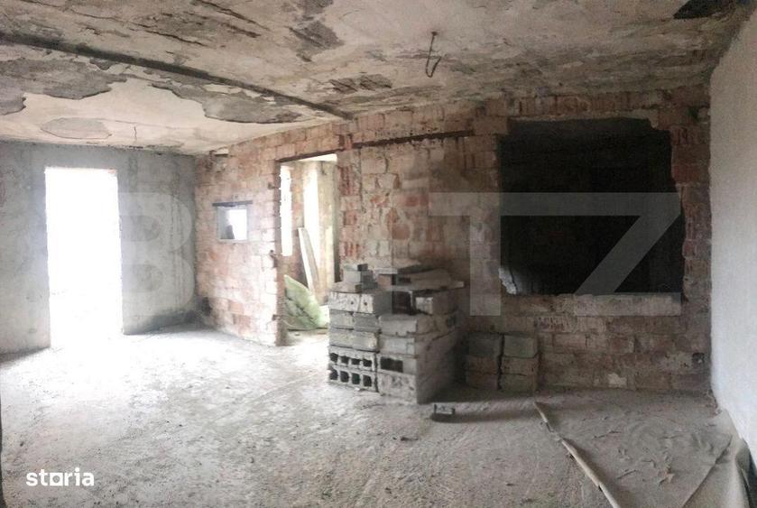 Spațiu comercial, de 1,250 mp, în Industrială